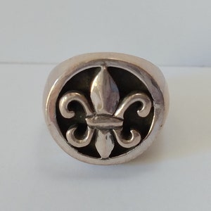 Weighty VINTAGE MJG sterling silver fleur-de-lis RING size 8