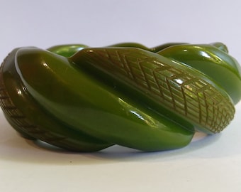 VINTAGE 1930's wide chunky olive green carved BAKELITE bangle BRACELET
