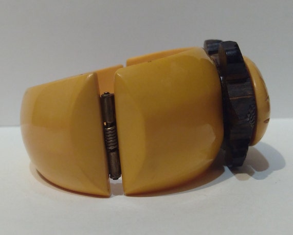 Rare vintage carved yellow Bakelite wood TURTLE P… - image 5