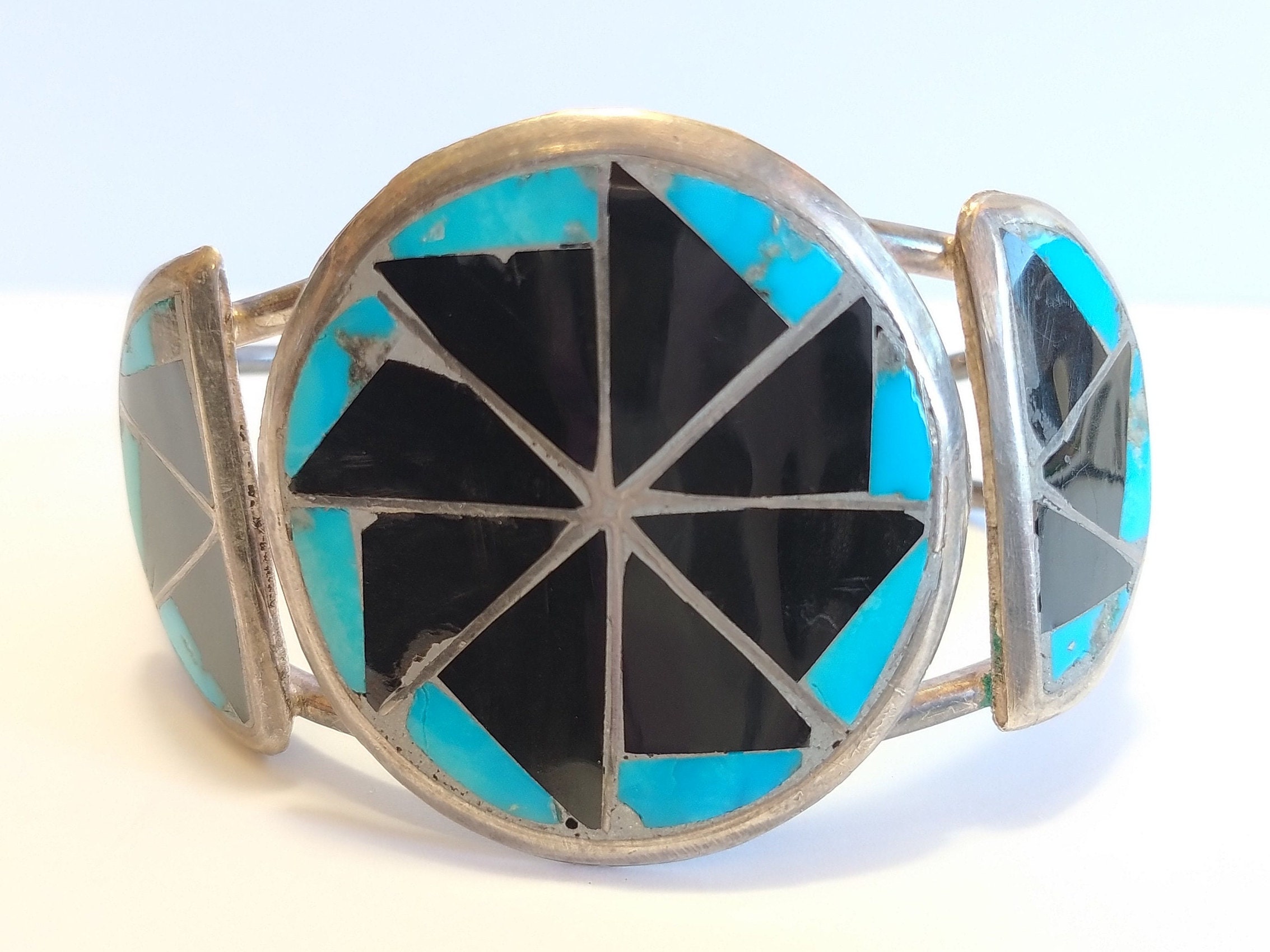 ファッションなデザイン VINTAGE ZUNI Onyx & Turquoise Inlay Channel Silver Indian アクセサリー