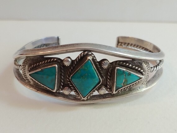 Vintage NAVAJO Indian twisted wire silver triangl… - image 1