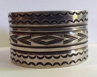 HANDSOME wide vintage NAVAJO Indian stampwork silver cuff BRACELET