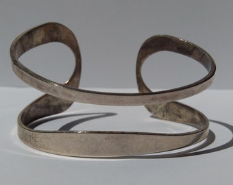 VINTAGE MODERNIST STERLING silver cuff bracelet