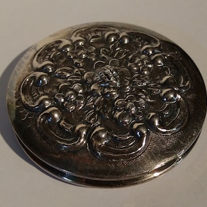 VINTAGE STERLING Relief Blume Design COMPACT
