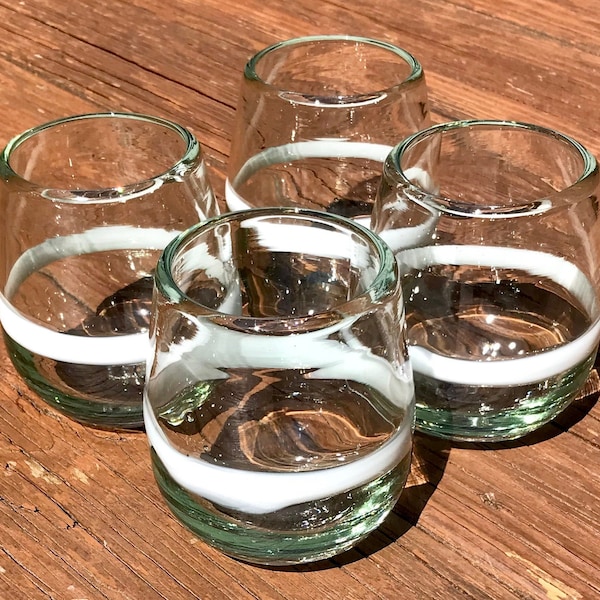 Kieliszki do wina bez nóżki, ręcznie dmuchane, szkło z recyklingu (zestaw 4 szt.), białe paski, ekologiczne, do soków/koktajli, ręcznie dmuchane, wyjątkowy prezent w stylu Cabo