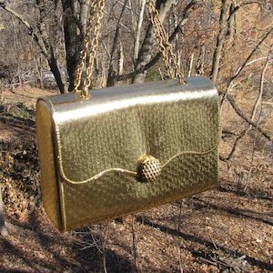 Exquisite WALBORG Textured Gold Lame Finish Hard Shell Lady&#39;s Handbag Purse, Double Gold Chain Strap, Boxy, Vintage 1960&#39;s Rich Accessory