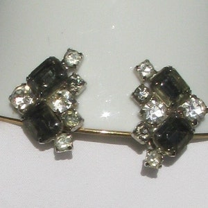 Delightful Smoky Gray and Clear Rhinestone Cluster Vintage Earrings, Prong Set Silver Toned, Lady&#39;s 1950&#39;s Clip Backs, Unique 1&quot; Accessory
