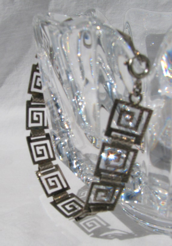 Intriguing, Hypnotic Thin Open Work Maze Grid Ste… - image 5