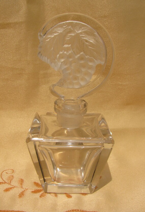 Beautiful Vintage Cut Crystal Perfume Bottle, Fan… - image 5