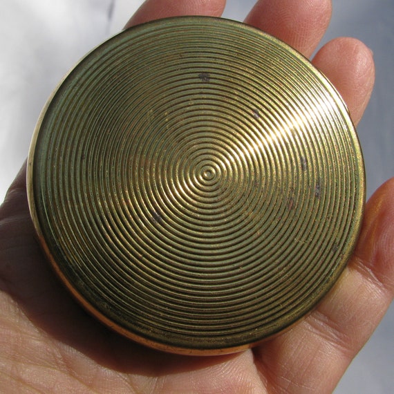 Unique, Lovely and Vintage Ladies Powder Compact,… - image 6