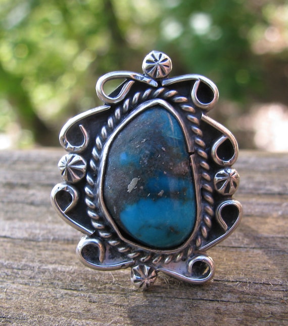 Striking Vintage Zuni Native American Sky Blue Turquoise Sterling Silver Ring Striking Vintage Zuni Native American Sky Blue Turquoise Sterling Silver Ring
