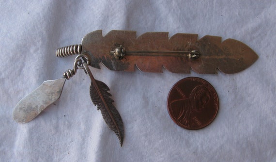 Vintage Large Unmarked Feather 3" Pendant with 2 … - image 9