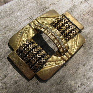 Boucle antique ornée pour femme en laiton et strass, à réparer ?, superbe accessoire vintage, enfilage de chaîne des années 1930