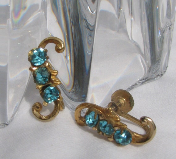 Retro and Beautiful Aquamarine Blue Rhinestone Go… - image 1