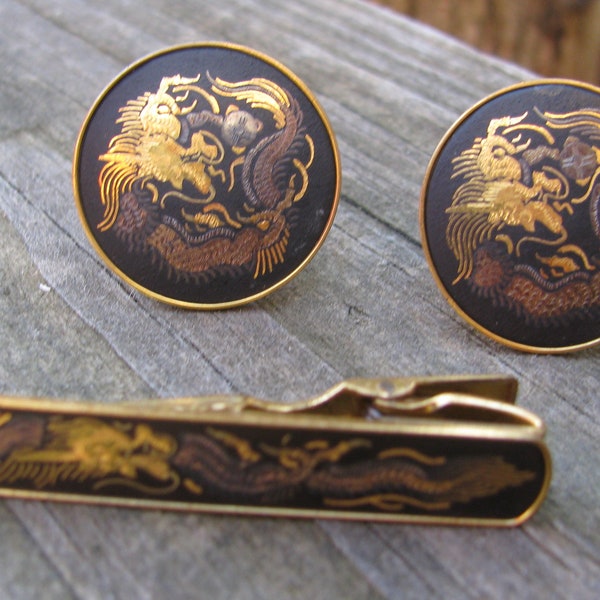 Striking Vintage ALEXIM Japan Marked Shakudo Inlay Men's Cuff Link Set w Tie Bar, Damascene, Dragons, Serpents, Unique 1950's Gold & Black