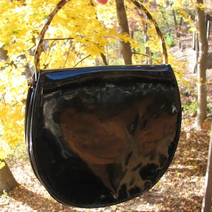 Fantastic Mod Retro Black Patent Vinyl Funky Lady&#39;s Handbag, Full Circle Plated Brass Frame, 1960&#39;s-70&#39;s, Unknown Maker,  Flap Openings