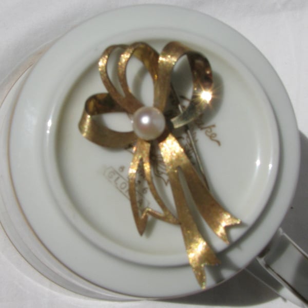 Alluring Vintage "KREMENTZ"  Bow Brooch, 1940's, Swirling Wrapped Gold Textured Ribbons with Pearl Bud Center, 2" by 1.25"