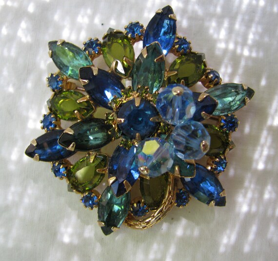 Ornate SettingBand Size 4.5 Marked 18k HGE Beautiful /& Unique Purple Gold Solitaire Ring Uniquely Cut Purple Glass Stone FREE SHIP!