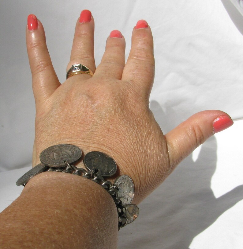 Retro Jangle!! Fantastic World Coin Charm Bracelet Great Britain Cyprus Switzerland Mexico Early 1960/'a Coins