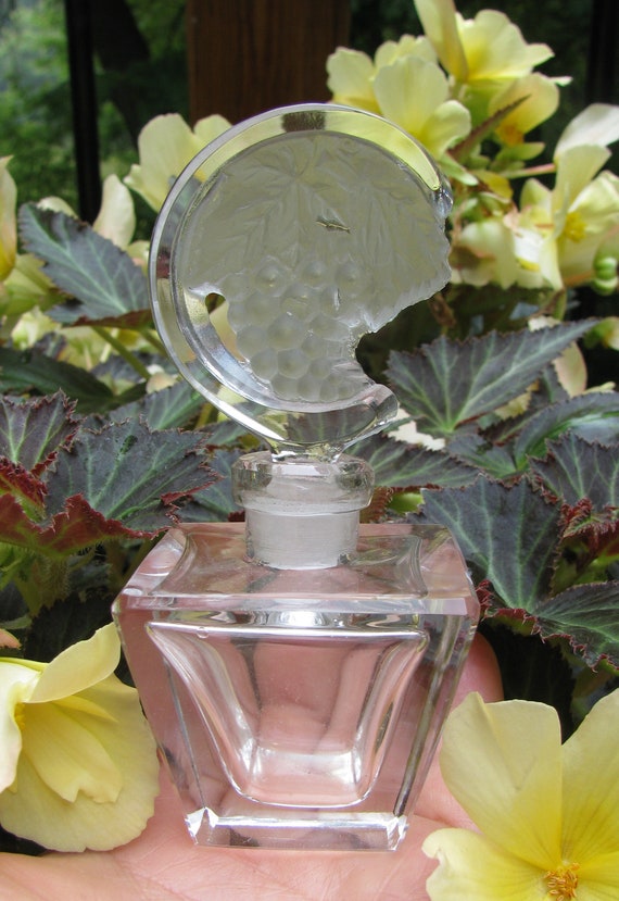 Beautiful Vintage Cut Crystal Perfume Bottle, Fan… - image 10