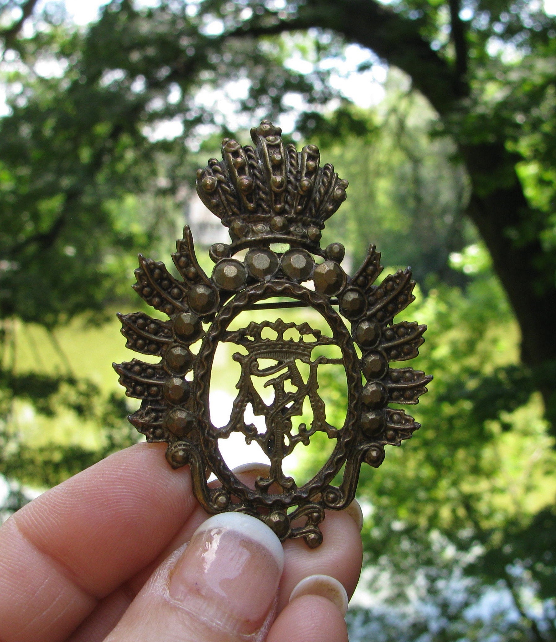 www. - Vintage Baroque Rhinestone Silver Brooch / Pin