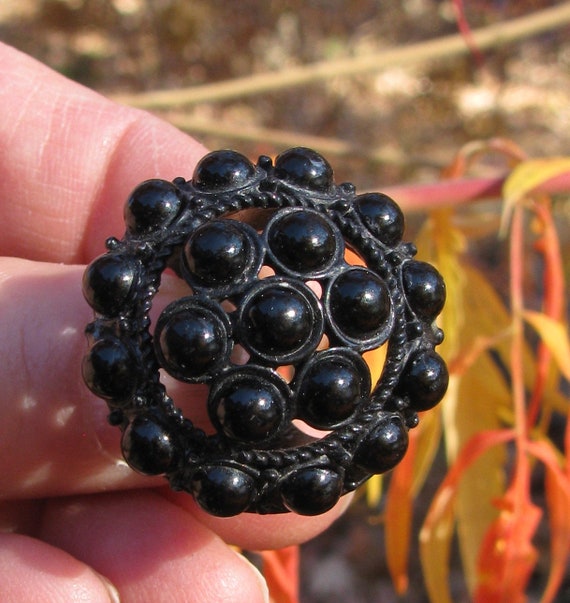 Incredible and Unique Vintage Black Cabochon Clus… - image 3