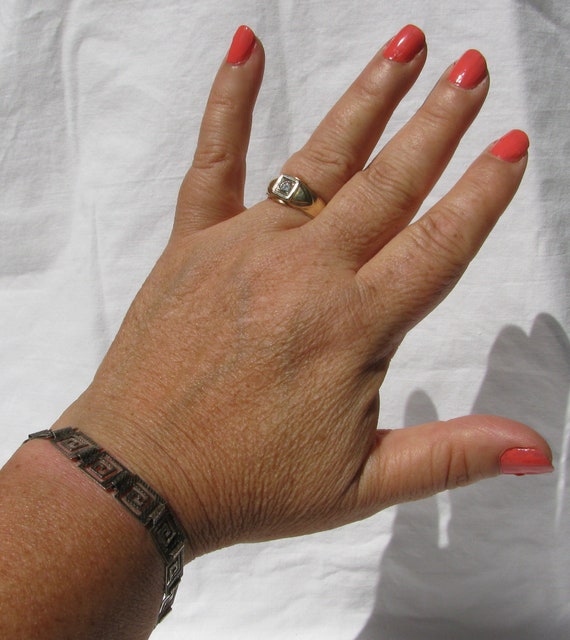 Intriguing, Hypnotic Thin Open Work Maze Grid Ste… - image 3