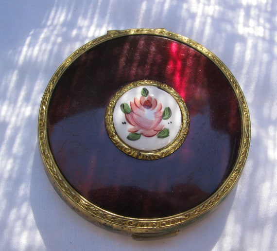 Unique, Lovely and Vintage Ladies Powder Compact,… - image 10