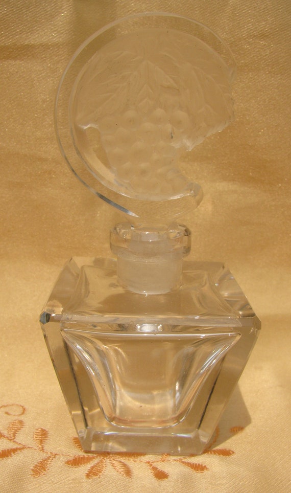 Beautiful Vintage Cut Crystal Perfume Bottle, Fan… - image 3