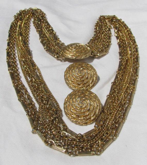 Amazing 1960's Era Gold Unsigned Demi Parure, 10 V