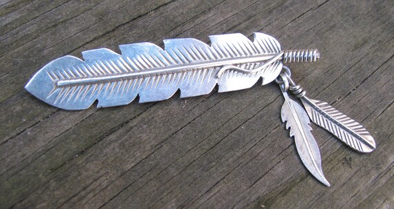 Vintage Large Unmarked Feather 3" Pendant with 2 … - image 2