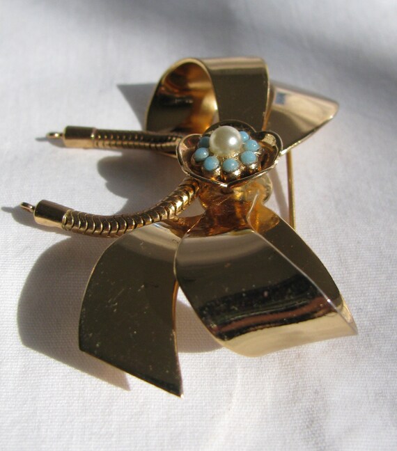 Vintage 1950's CORO Signed BIG Gold Ribbon Bow Br… - image 6