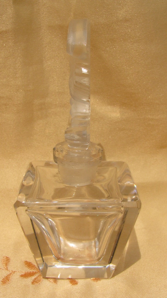 Beautiful Vintage Cut Crystal Perfume Bottle, Fan… - image 6