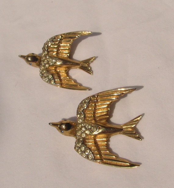 Two Vintage & Beautiful Gold Swallow Double Prong 