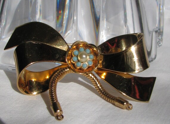 Vintage 1950's CORO Signed BIG Gold Ribbon Bow Br… - image 7