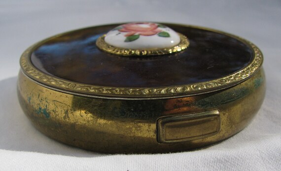 Unique, Lovely and Vintage Ladies Powder Compact,… - image 1