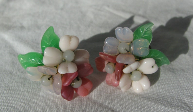 West Germany Made Vintage and Sweet Pastel Plastic Flower Demi Parure 16 Choker Adjustable Necklace and Clip Earrings 1940/'s Delicate