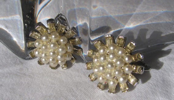 Stunning Petite 5/8" Pearl & Rhinestone Earrings,… - image 7