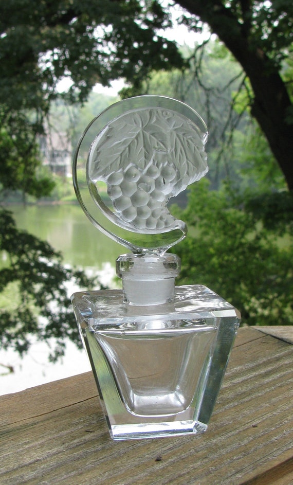 Beautiful Vintage Cut Crystal Perfume Bottle, Fan… - image 2