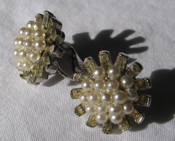Stunning Petite 5/8" Pearl & Rhinestone Earrings,… - image 6