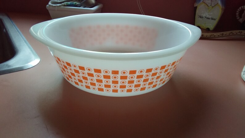 Vintage GlasBake Orange 2qt Round Casserole *** FREE Shipping