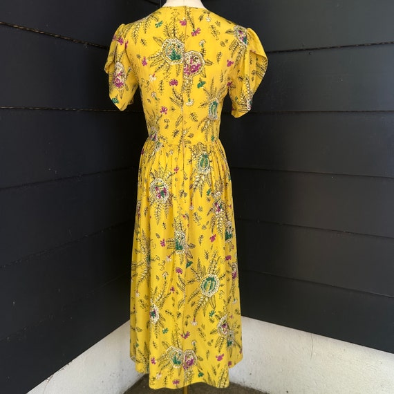 1940s Vivid Yellow Floral Rayon Flutter Sleeve Dr… - image 4