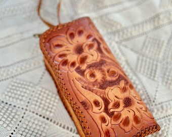 1950s Mexican Tooled Leather Wristlet Roses Vintage