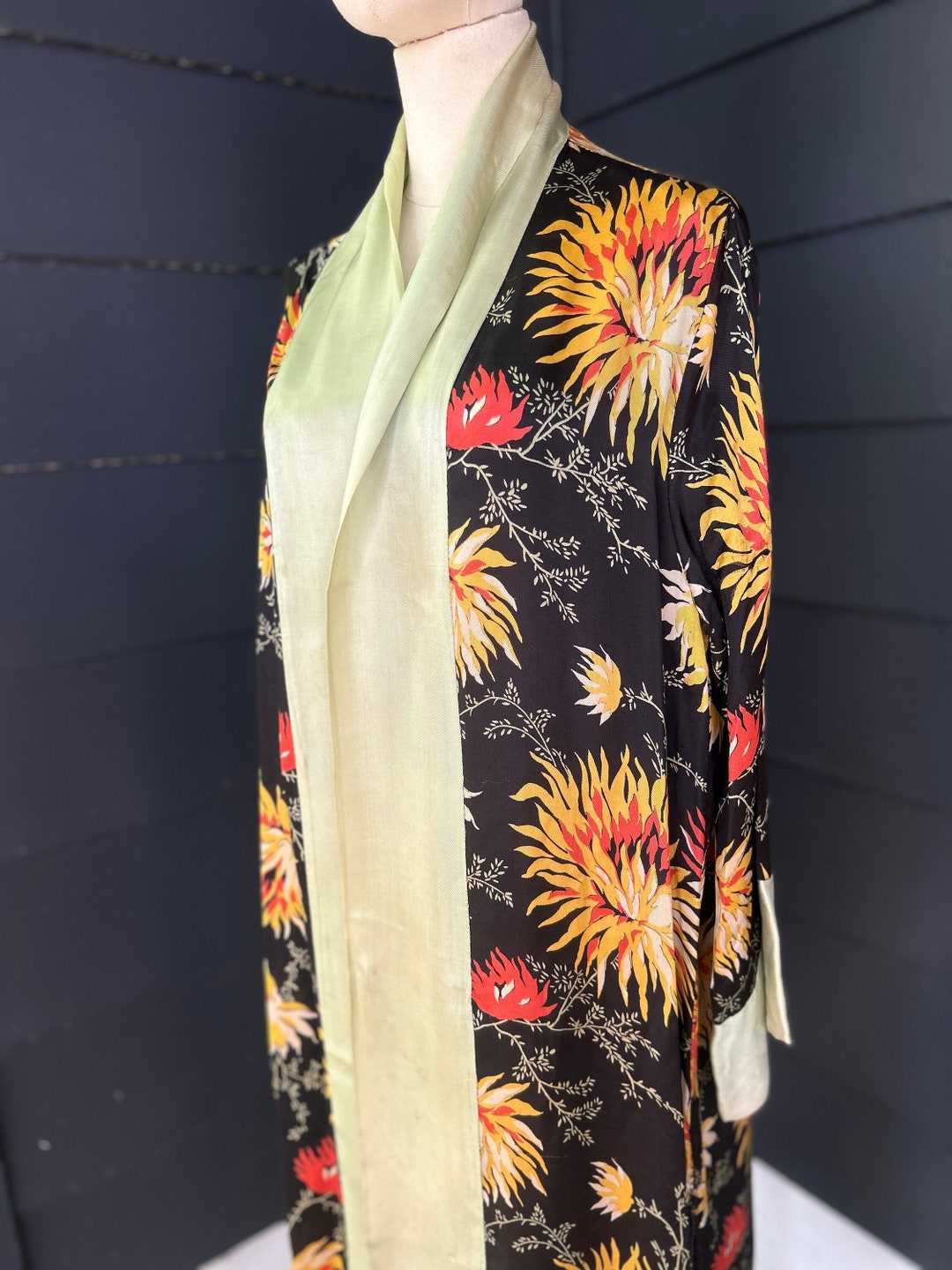 Glorious 1920s Rayon Floral Robe Antiques Fit to XL - Etsy