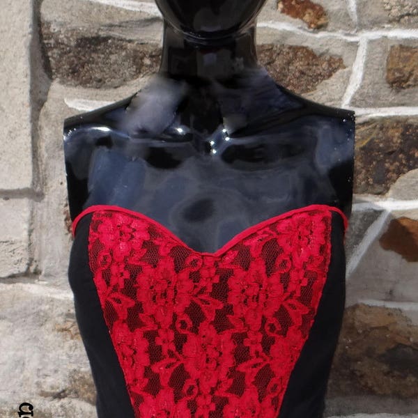 Corset sexy en coton noir et dentelle rouge, du 34 au 40.