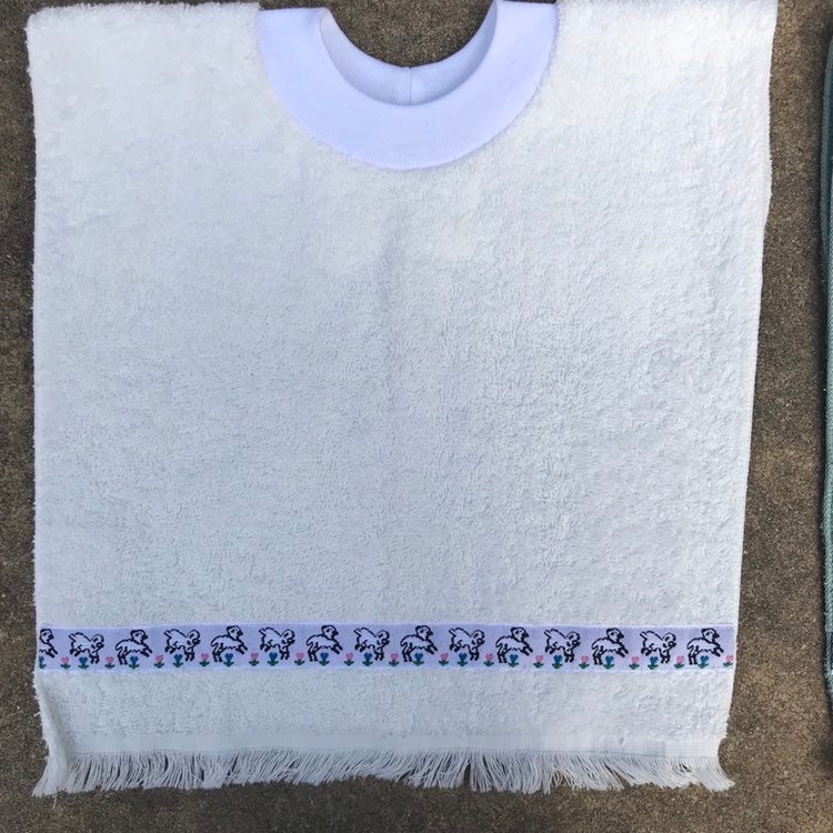 Pullover baby/toddler towel Bib with Sheep Trim Etsy.de