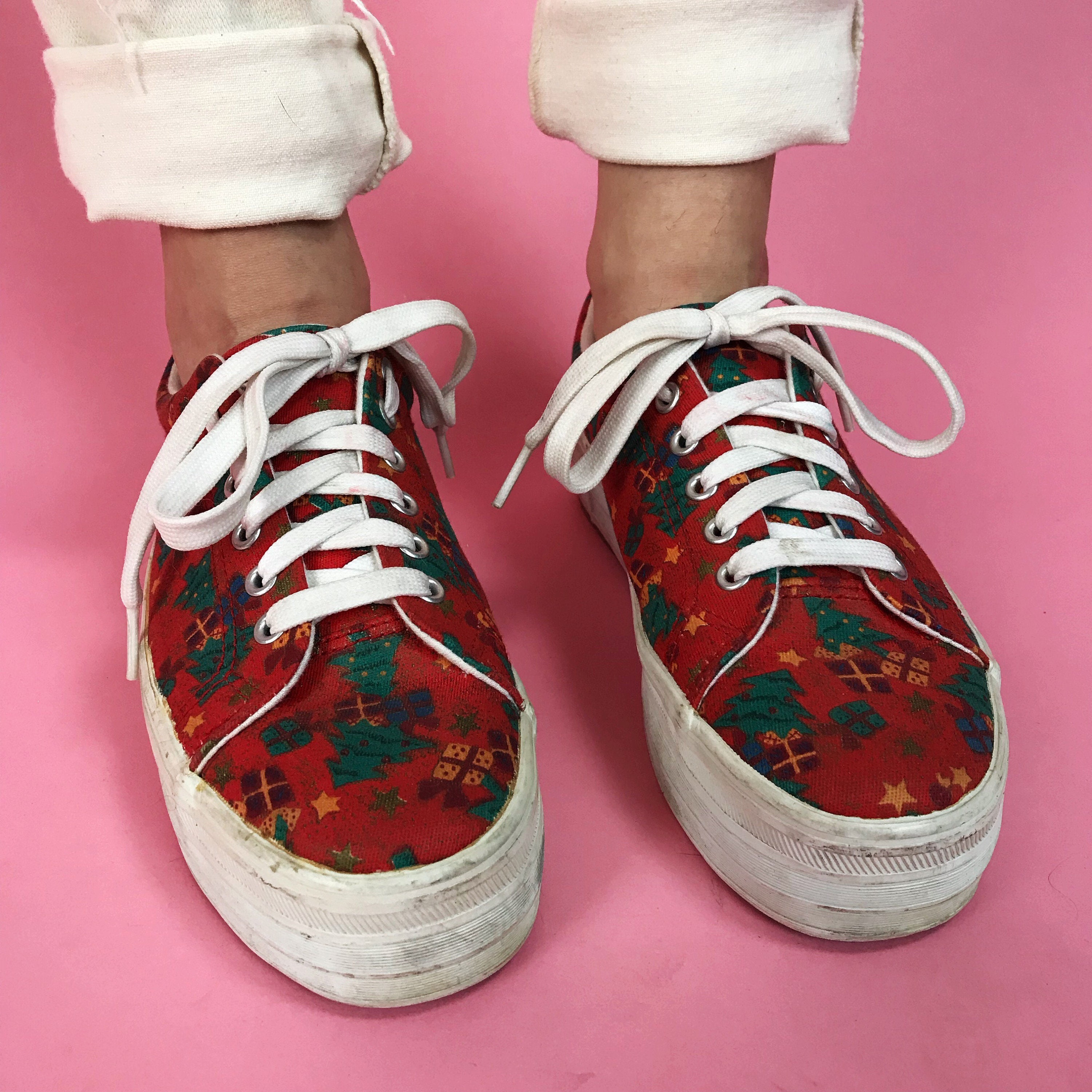 Y2K Christmas Print Platform Sneakers US 7 Womens Red
