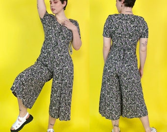 90's DEADSTOCK Black Floral Printed Pants Jumpsuit Small US 6/7 - Vintage Wide Leg Tie Back Button Front One Piece Casual Romper Jumper