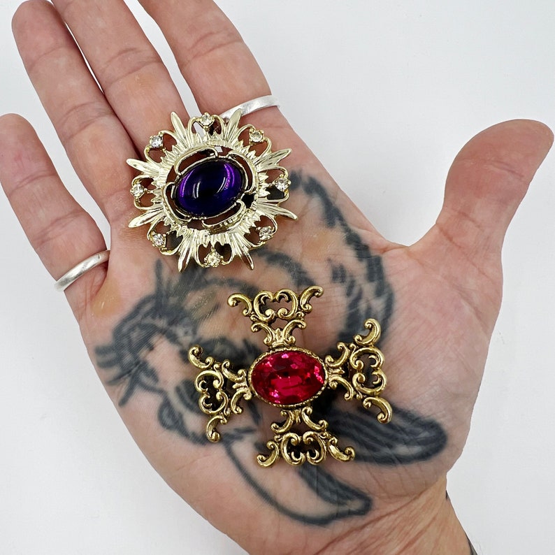 2 Vintage Metal Gold Tone Gemstone Brooches Statement Glam Brooch 2 Pack Bundle Gold Faux Diamond Jewels Costume Jewelry Red Purple image 1