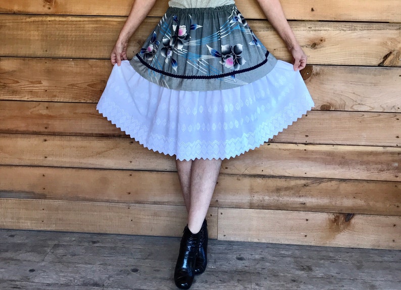 Vintage Japanese cotton and eyelet floral braid trim lolita girly pretty full gathered circle skirt large
